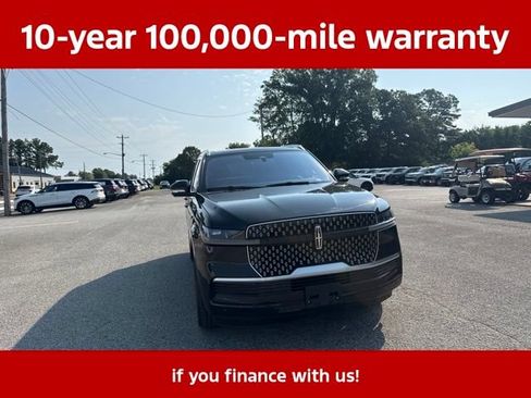 Used 2025 Lincoln Navigator Reserve AWD/4WD image 9
