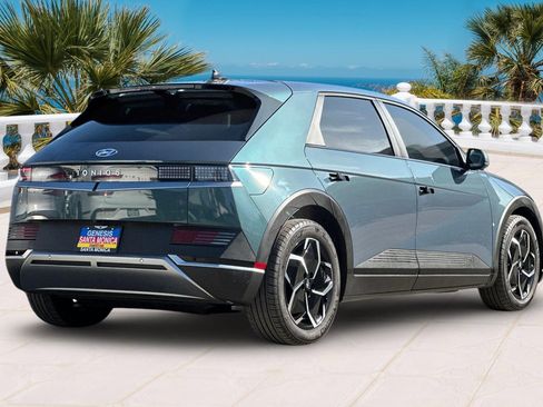 Used 2024 Hyundai Ioniq 5 SE image 4