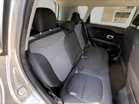 Used 2018 Kia Soul + FWD image 19