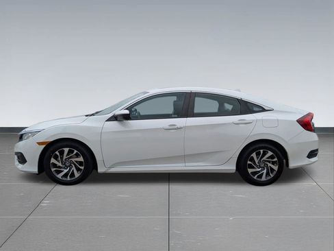 Used 2018 Honda Civic EX image 3