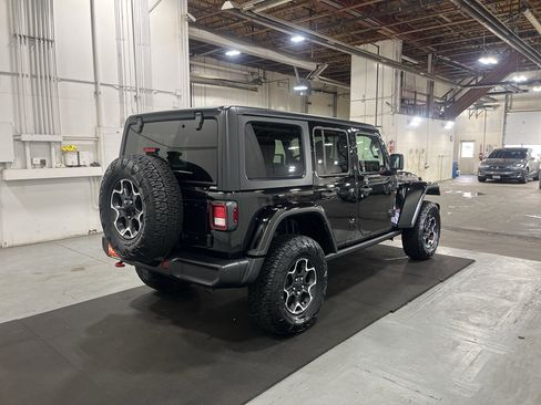 Used 2023 Jeep Wrangler Unlimited Rubicon w/ Cold Weather Group AWD/4WD image 6