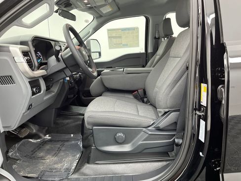 New 2026 Ford F250 XL w/ XL Chrome Package image 16