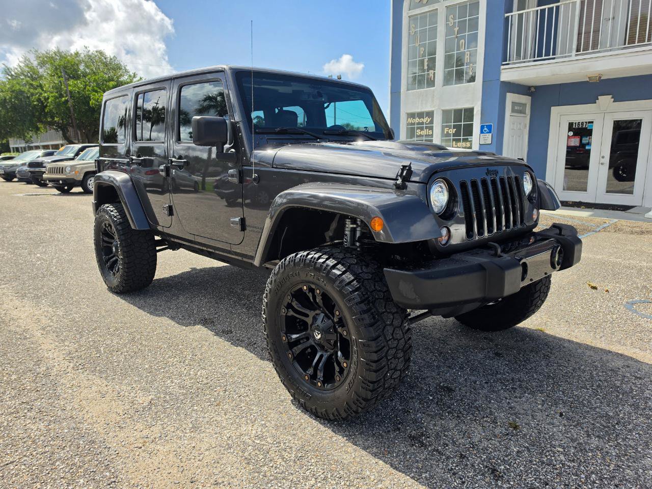 Used 2018 Jeep Wrangler Unlimited Sahara AWD/4WD image 7