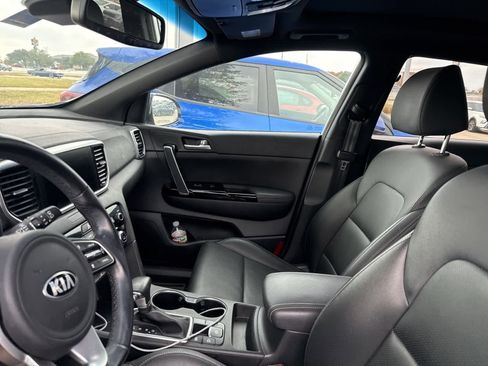 Certified 2022 Kia Sportage Nightfall Edition w/ Nightfall Fwd Premium Package image 8