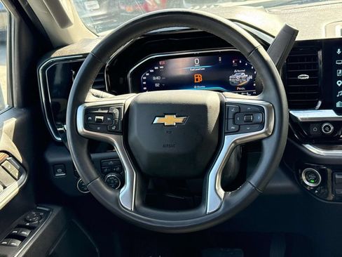 Used 2025 Chevrolet Silverado 2500 LT w/ Convenience Package AWD/4WD image 18
