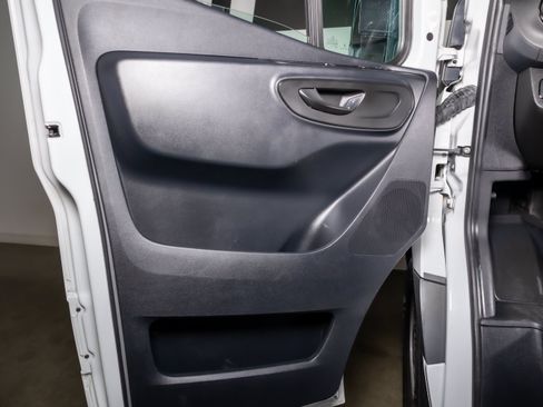 Used 2023 Mercedes-Benz Sprinter 2500 image 40