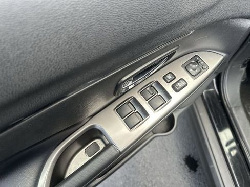 Used 2025 Mitsubishi Outlander Sport SE image 17