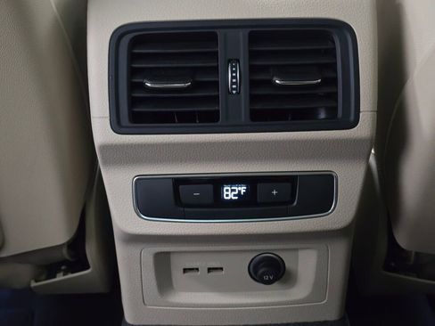 Certified 2025 Audi Q5 2.0T Premium Plus image 19