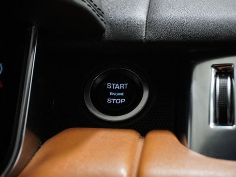 Used 2022 Land Rover Range Rover Sport SVR image 27