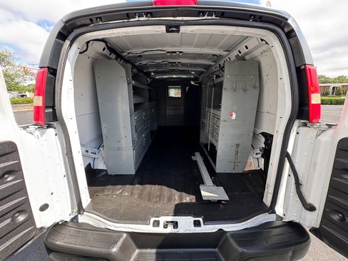 Used 2015 Chevrolet Express 3500 Extended image 9