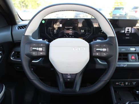 New 2025 Kia K4 GT-Line image 11