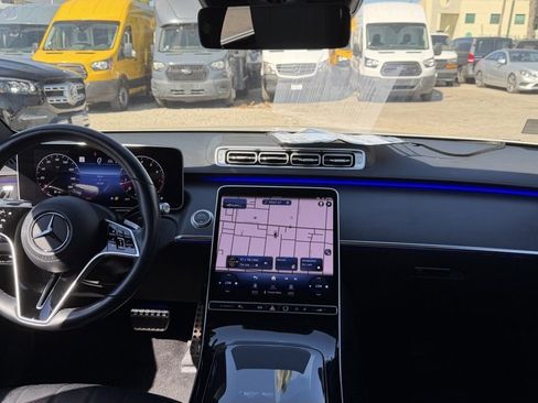 Used 2022 Mercedes-Benz S 580 4MATIC Sedan w/ AMG Line Package image 24