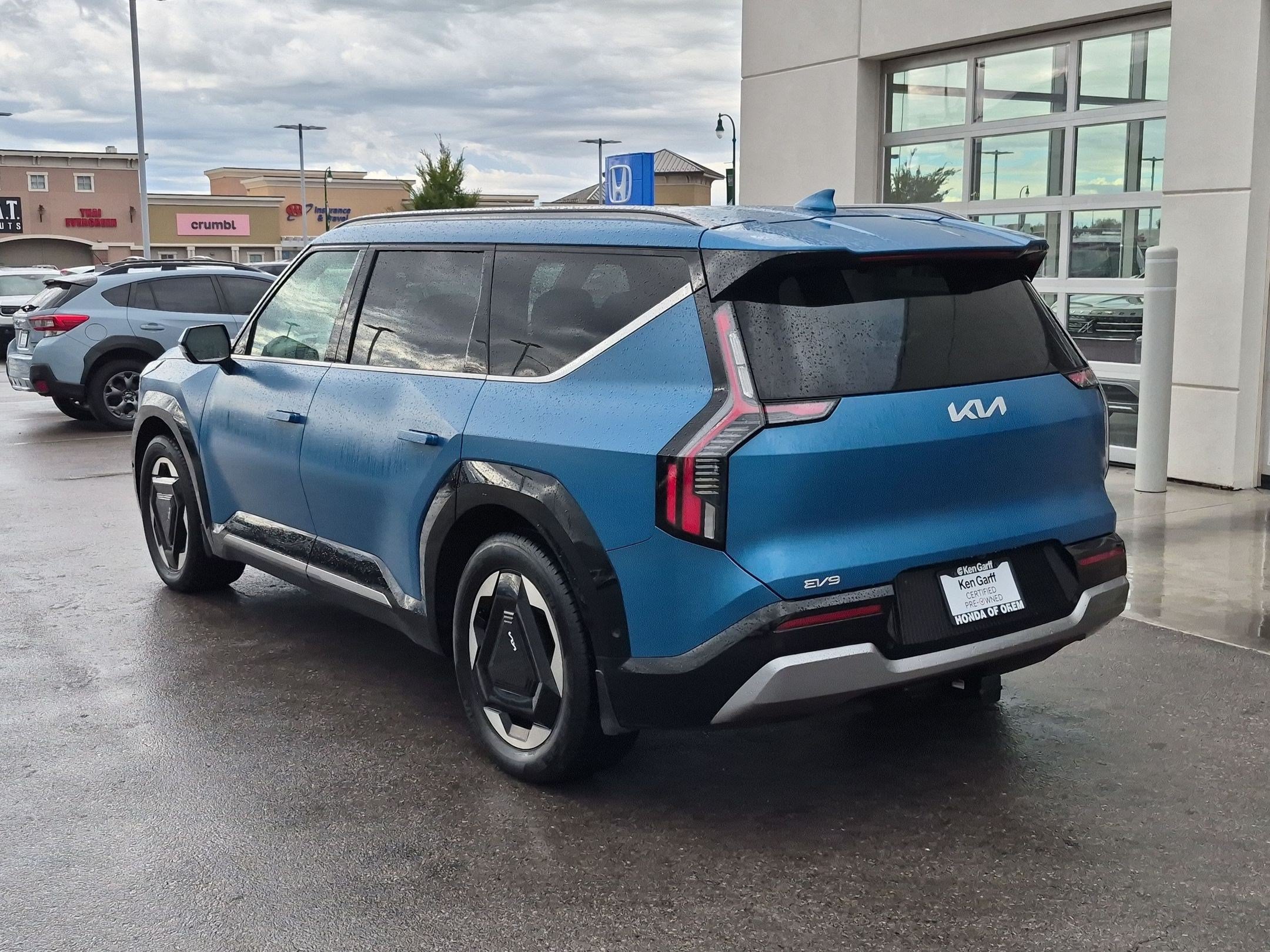 Used 2024 Kia EV9 Land w/ Towing Package AWD/4WD image 9