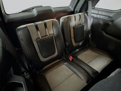 Used 2017 Ford Explorer XLT w/ Equipment Group 202A image 27