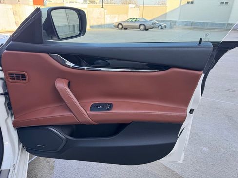 Used 2016 Maserati Quattroporte GTS image 22