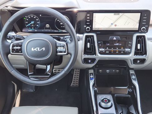 Certified 2022 Kia Sorento SX Prestige AWD/4WD image 10
