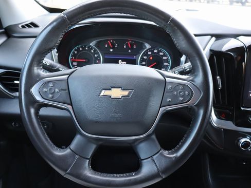 Used 2021 Chevrolet Traverse LT image 4