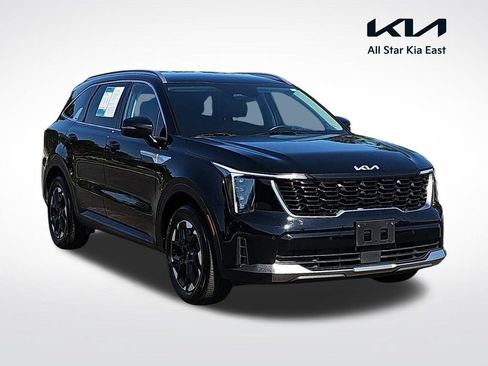 Used 2024 Kia Sorento S FWD image 1