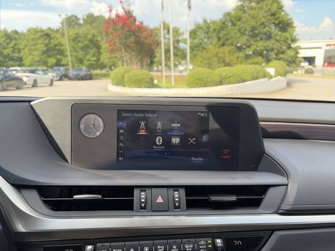 Used 2019 Lexus ES 350 w/ Premium Package FWD image 23