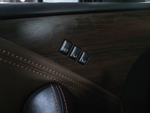 Used 2020 Nissan Armada Platinum w/ Platinum Reserve Package image 38