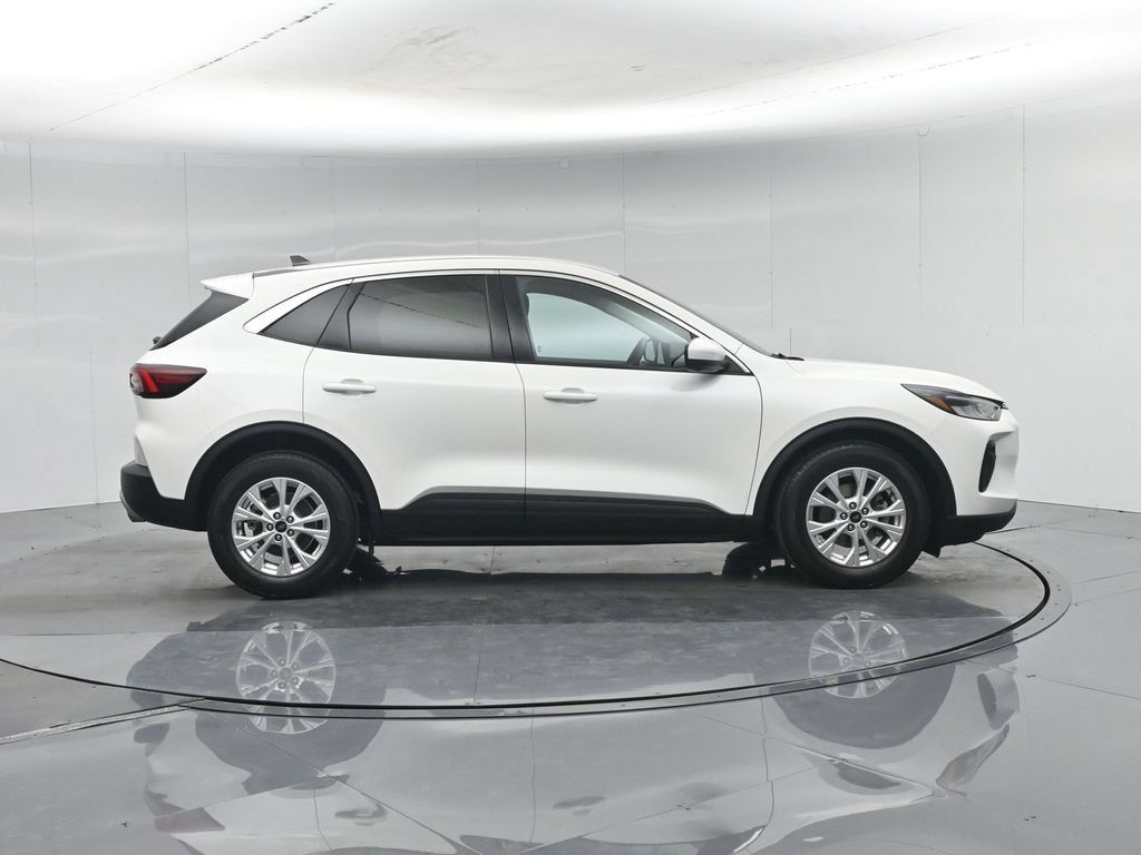 Used 2023 Ford Escape Active w/ Tech Pack #2 FWD image 28