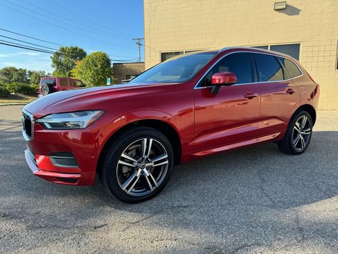 Used 2019 Volvo XC60 T6 Momentum w/ Protection Package Premier image 4