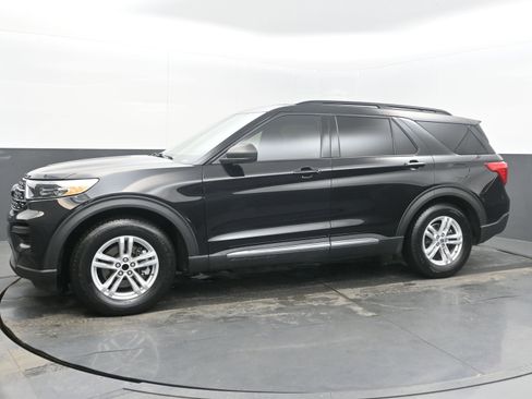 Used 2020 Ford Explorer XLT w/ Class III Trailer Tow Package image 5