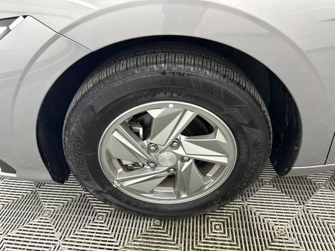 Used 2026 Hyundai Elantra SE w/ Cargo Package FWD image 11