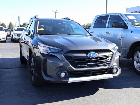 Used 2023 Subaru Outback Touring w/ Popular Package #2 image 11