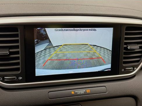 Used 2020 Kia Sportage LX image 13