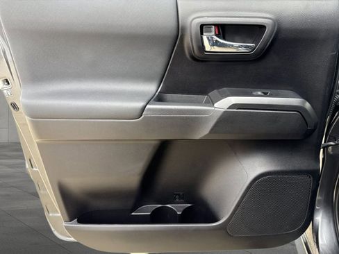 Used 2020 Toyota Tacoma TRD Off-Road image 24