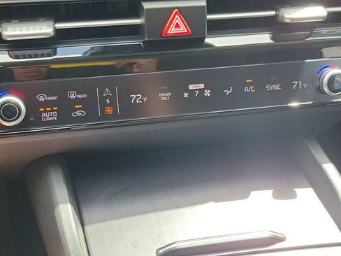 Used 2026 Kia Sportage LX FWD image 34