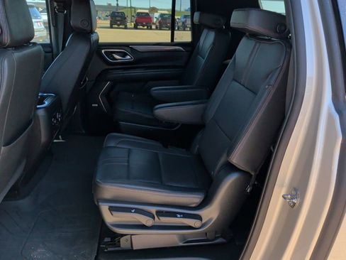 Used 2023 Chevrolet Suburban RST w/ Sport Performance Package image 41