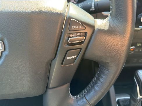 Used 2024 Nissan Frontier SL image 24