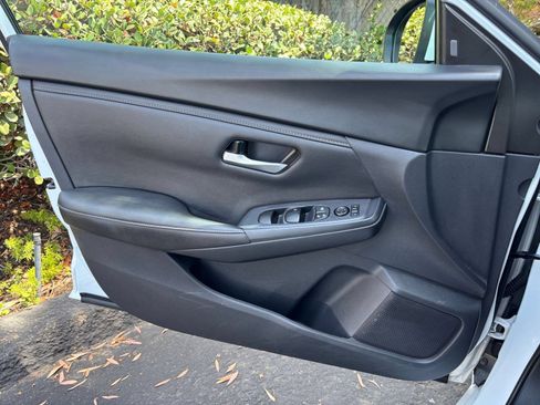 Used 2025 Nissan Sentra SV FWD image 18