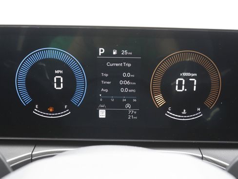 New 2025 Hyundai Santa Fe SE image 28