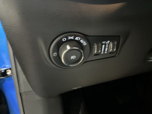 Used 2023 Jeep Compass Latitude AWD/4WD image 15