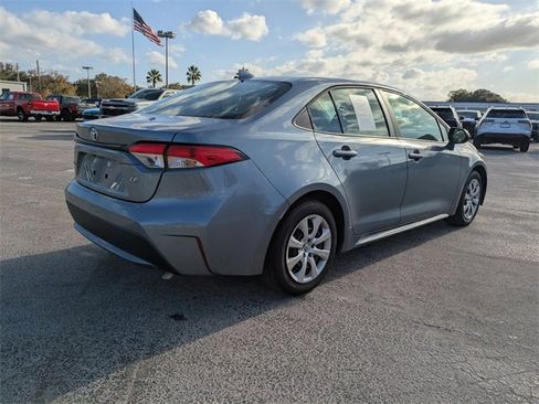 Used 2022 Toyota Corolla LE image 6