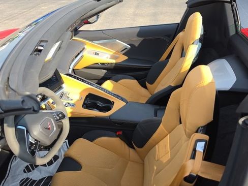Used 2024 Chevrolet Corvette Stingray Preferred Conv w/ Battery Protection Package RWD image 5