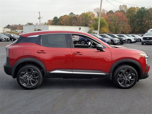 New 2026 Nissan Kicks SR image 2