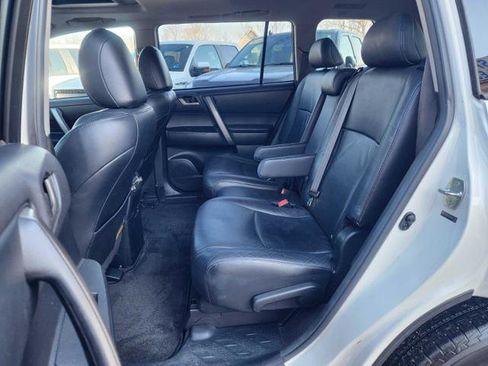 Used 2010 Toyota Highlander SE image 13
