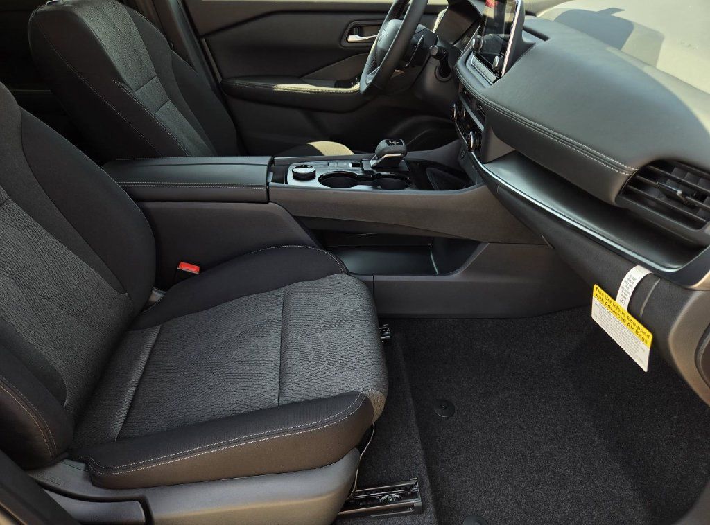 New 2026 Nissan Rogue SV AWD/4WD image 8