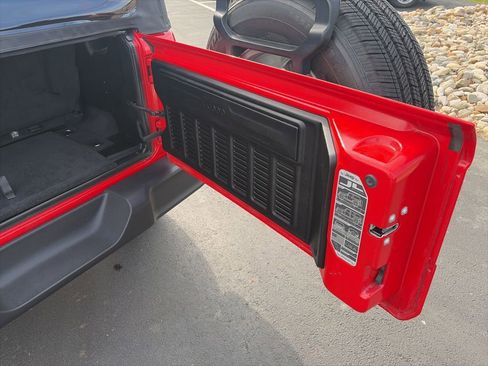 Used 2019 Jeep Wrangler Sport AWD/4WD image 8