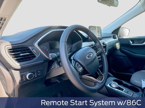 Used 2022 Ford Escape SE w/ SE Sport Appearance Package image 14