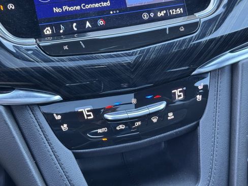 Used 2025 Cadillac XT6 Premium Luxury image 36