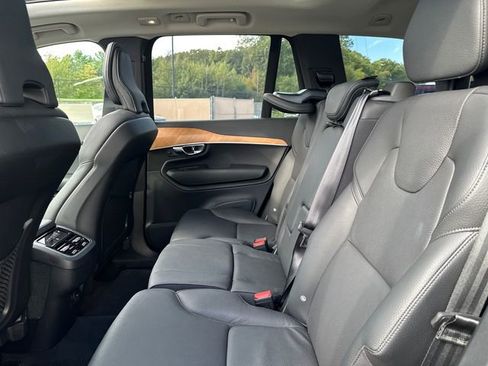 Used 2025 Volvo XC90 B6 Plus image 21