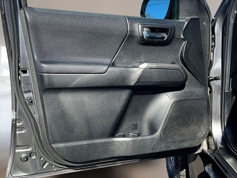 Used 2023 Toyota Tacoma TRD Off-Road image 20