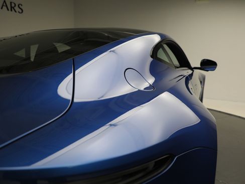 Used 2025 Aston Martin V8 Vantage Coupe image 33