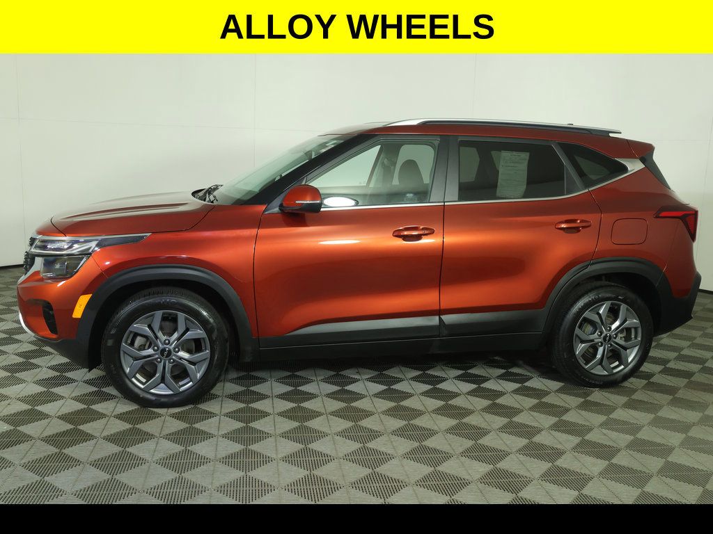 Used 2024 Kia Seltos S AWD/4WD image 6