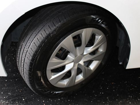 Used 2014 Toyota Corolla L FWD image 30